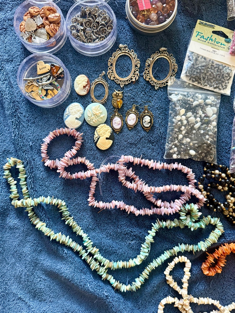 Large Jewelry Making Supplies & Beading Lot – Estate Find – 4 lbs 11.9 oz - Picture 4 of 16